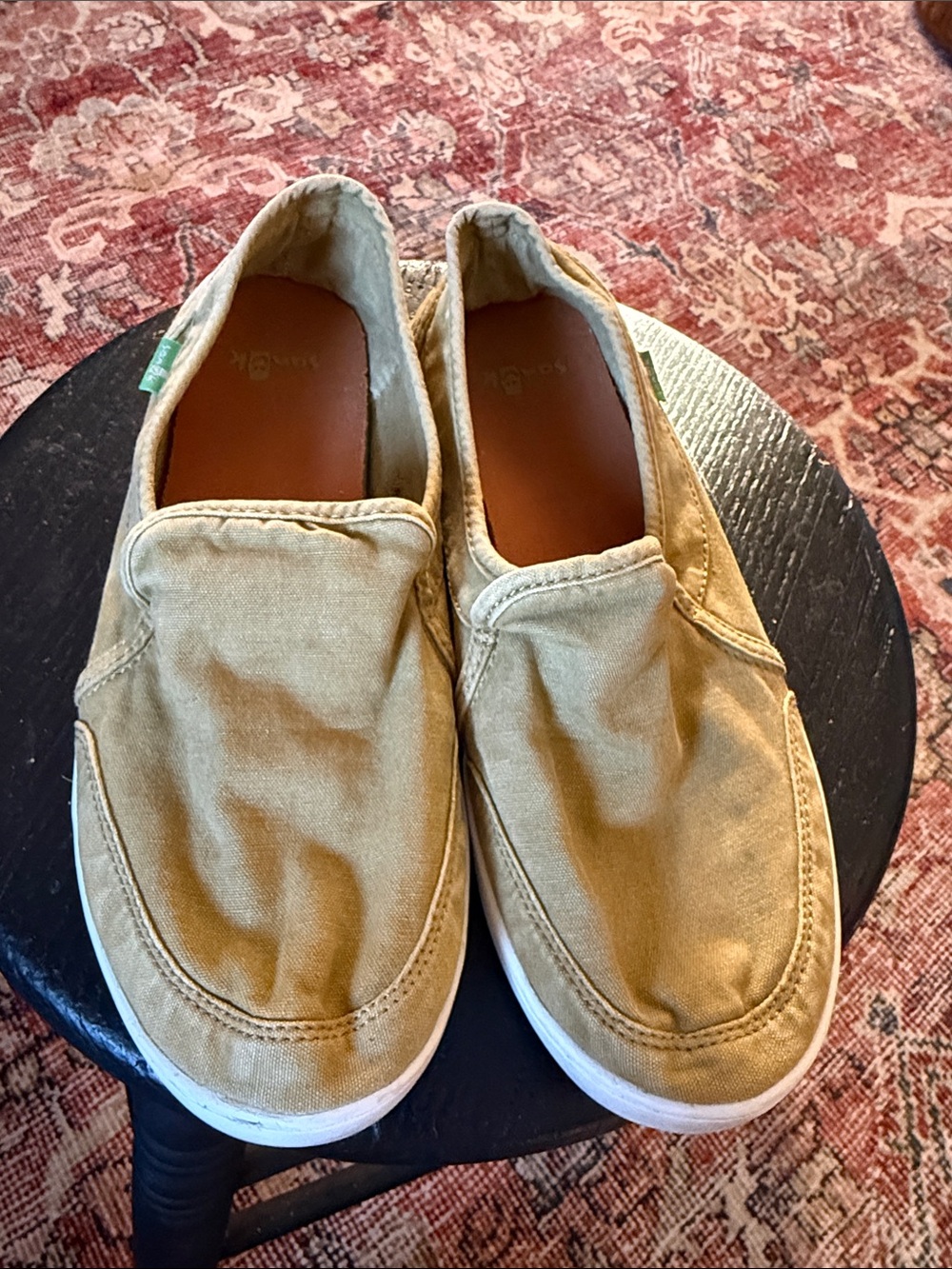 Sanuk women 8.5  Tan Slip-On Canvas Sneakers